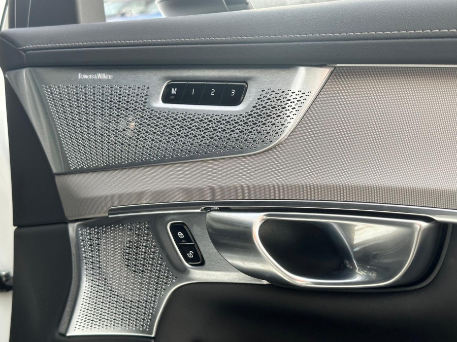 2026 Volvo XC90 L Series Black Edition SUV Image 11