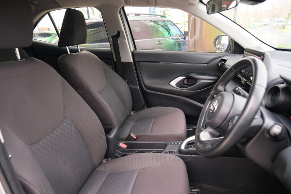 2021 Toyota Yaris Cross MXPB10R GX SUV Image 13