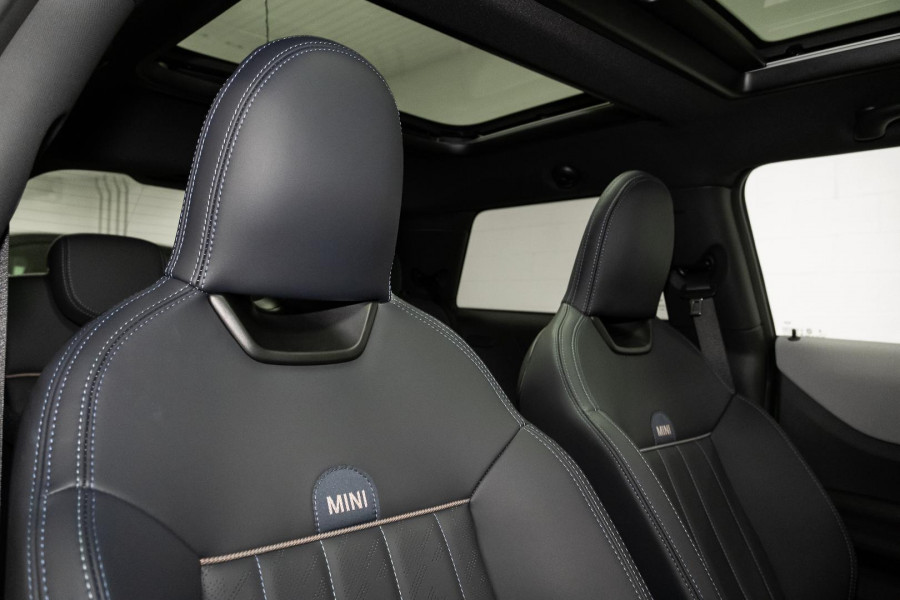 2026 MINI Cooper F66 S Favoured Hatch