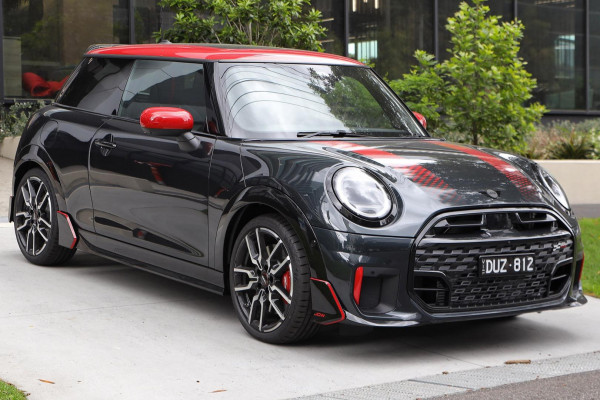 MINI Cooper JCW Favoured F66