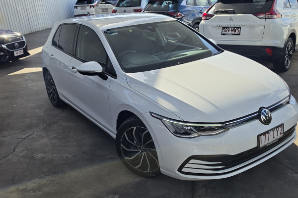 2023 Volkswagen Golf 8 110TSI Life Hatch Image 1