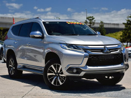 Mitsubishi Pajero Sport GLS QE