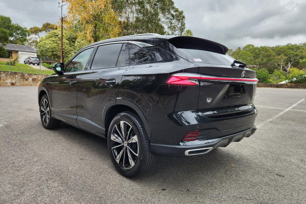 2025 MG HS AS33 Essence SUV Image 5