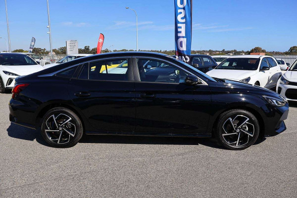 2026 MY25 MG MG5 AP32 Essence Sedan Image 3