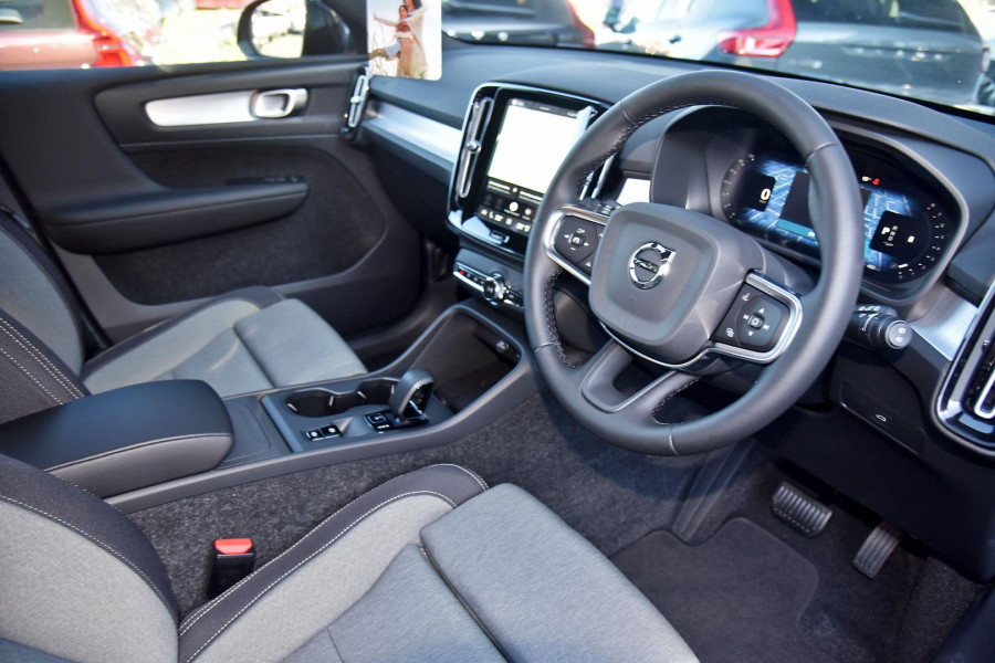 2026 Volvo XC40 XZ Plus B4 SUV Image 6