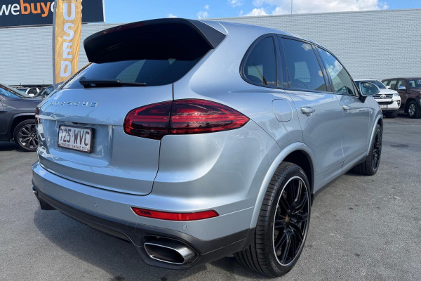 2016 MY17 Porsche Cayenne 92A Platinum Edition SUV Image 7