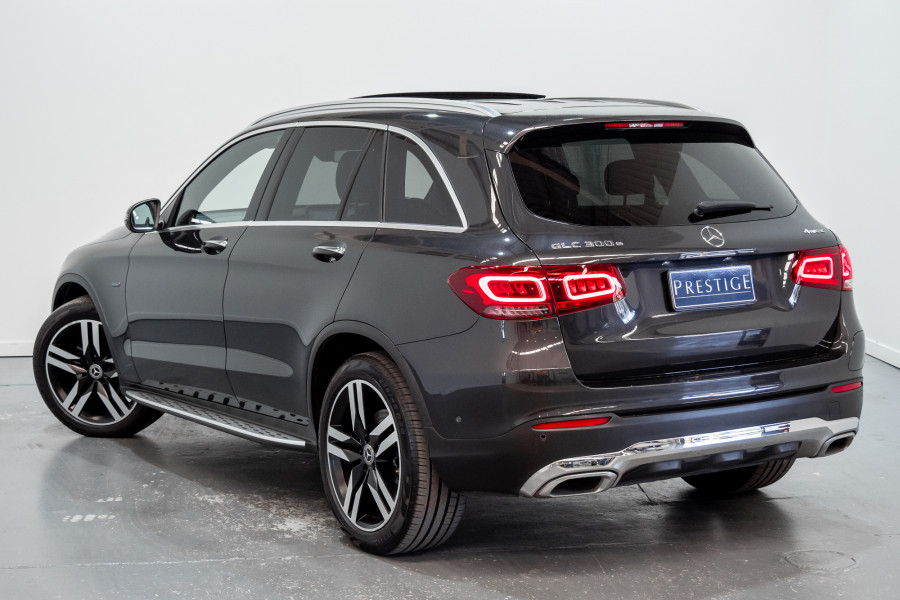 2020 Mercedes-Benz GLC-Class 300e 4matic (Hybrid) SUV Image 9