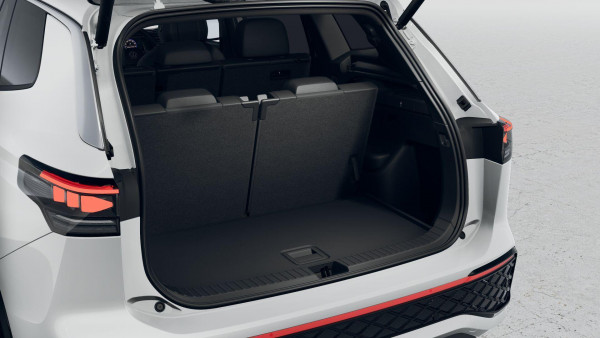2025 MY26 Volkswagen Tayron R4 195TSI R-Line SUV image 6