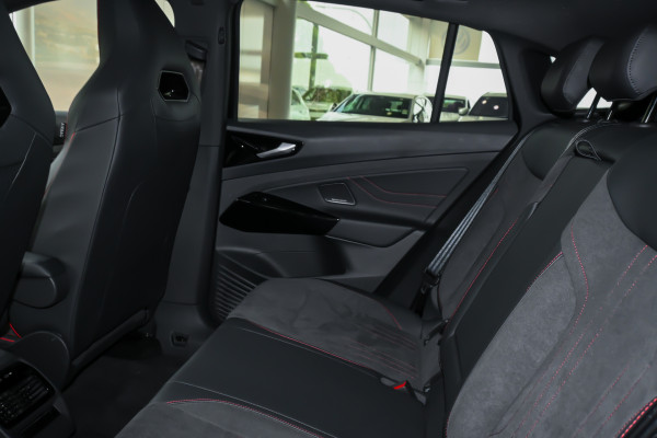 2025 Volkswagen ID. 5 E2 GTX SUV image 9