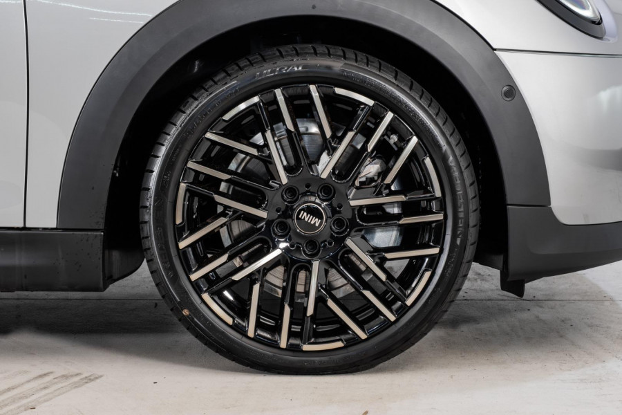 2025 MINI Cooper F65 S Favoured Hatch