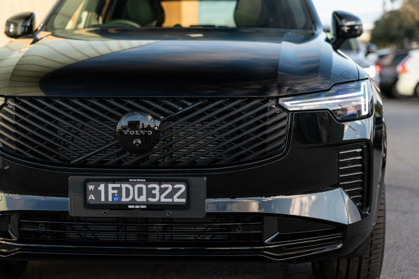 2026 Volvo XC90 L Series Black Edition SUV Image 11
