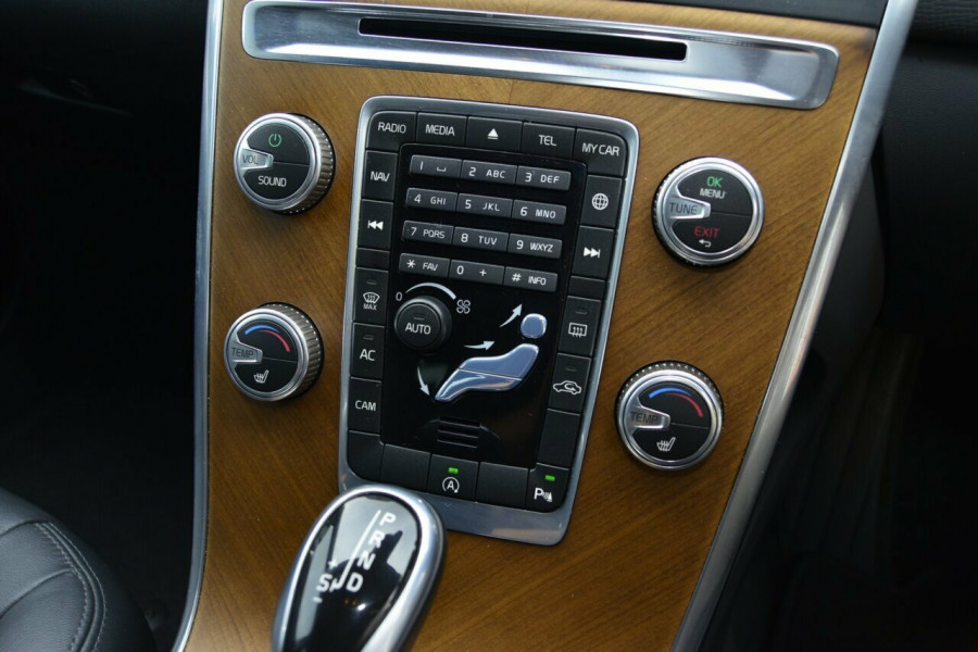 2015 Volvo XC60 LUXURY Suv Image 14