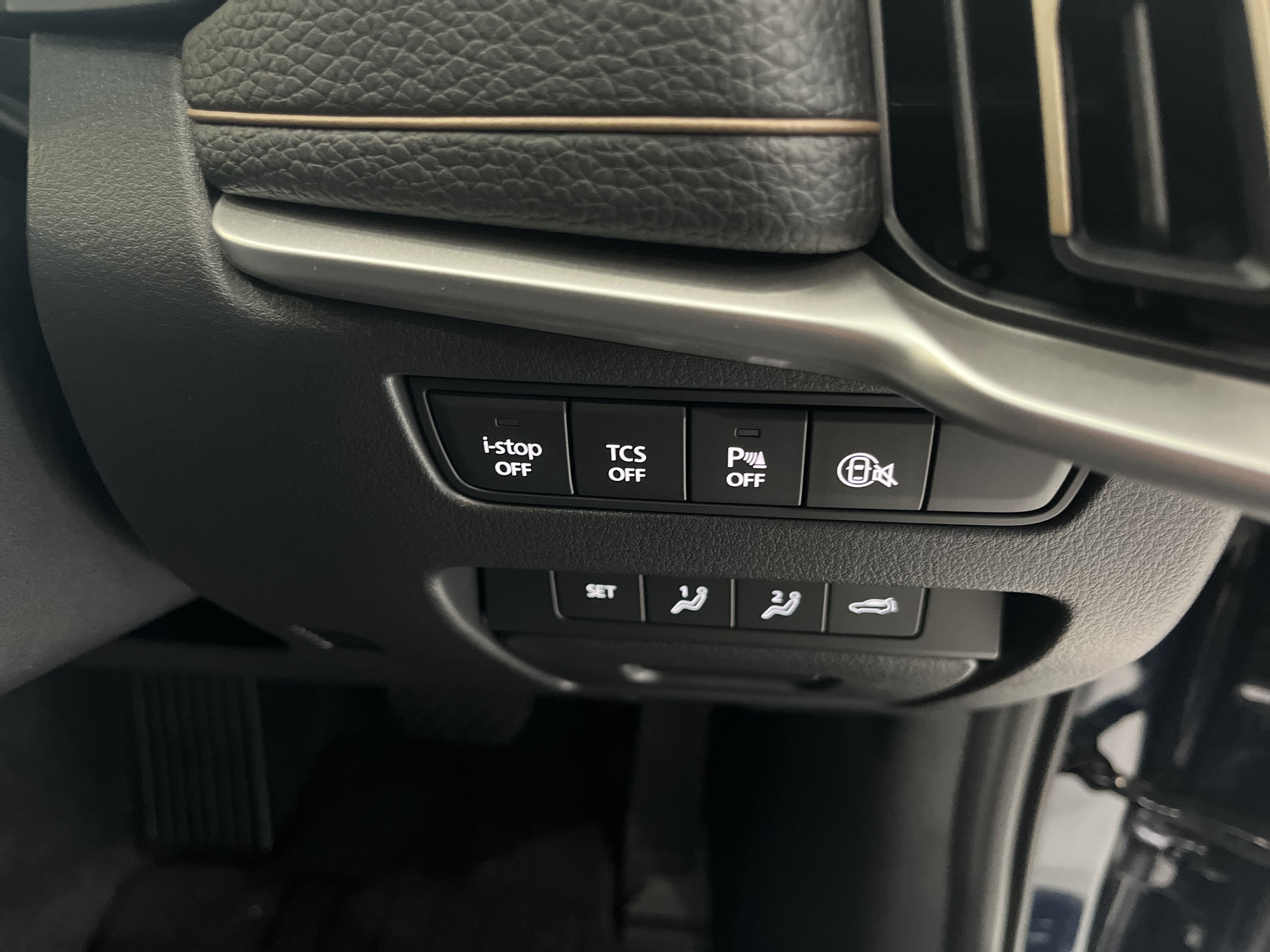 2024 Mazda CX-80 KL G40e Touring SUV Image 19