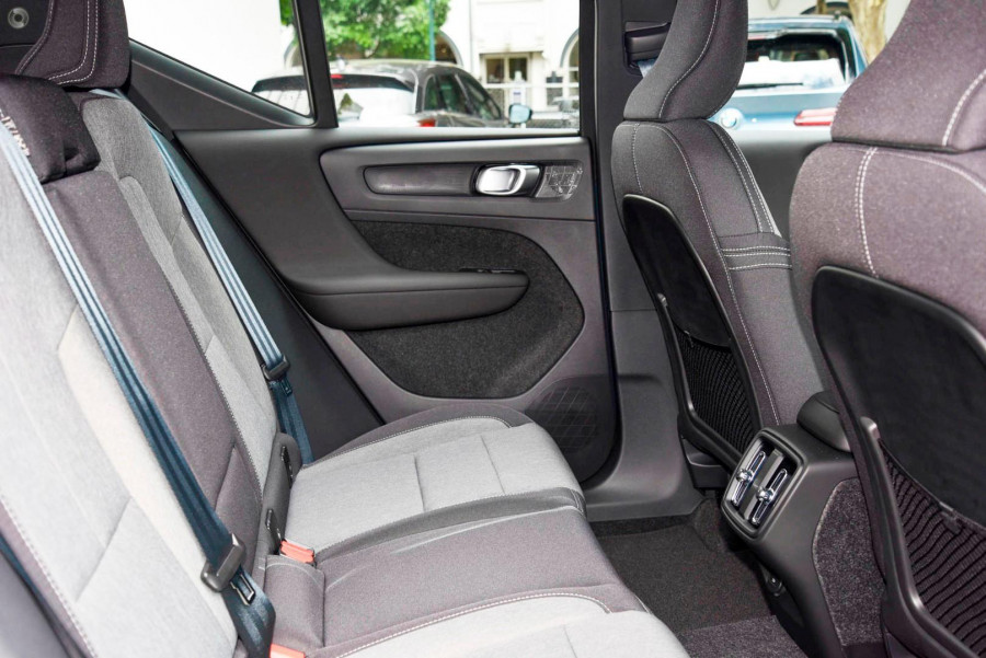 2025 MY26 Volvo XC40 XZ Plus B4 SUV Image 11