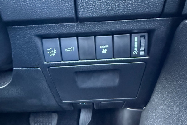 2025 MY25.5 Isuzu MU-X RJ LS-T SUV Image 18
