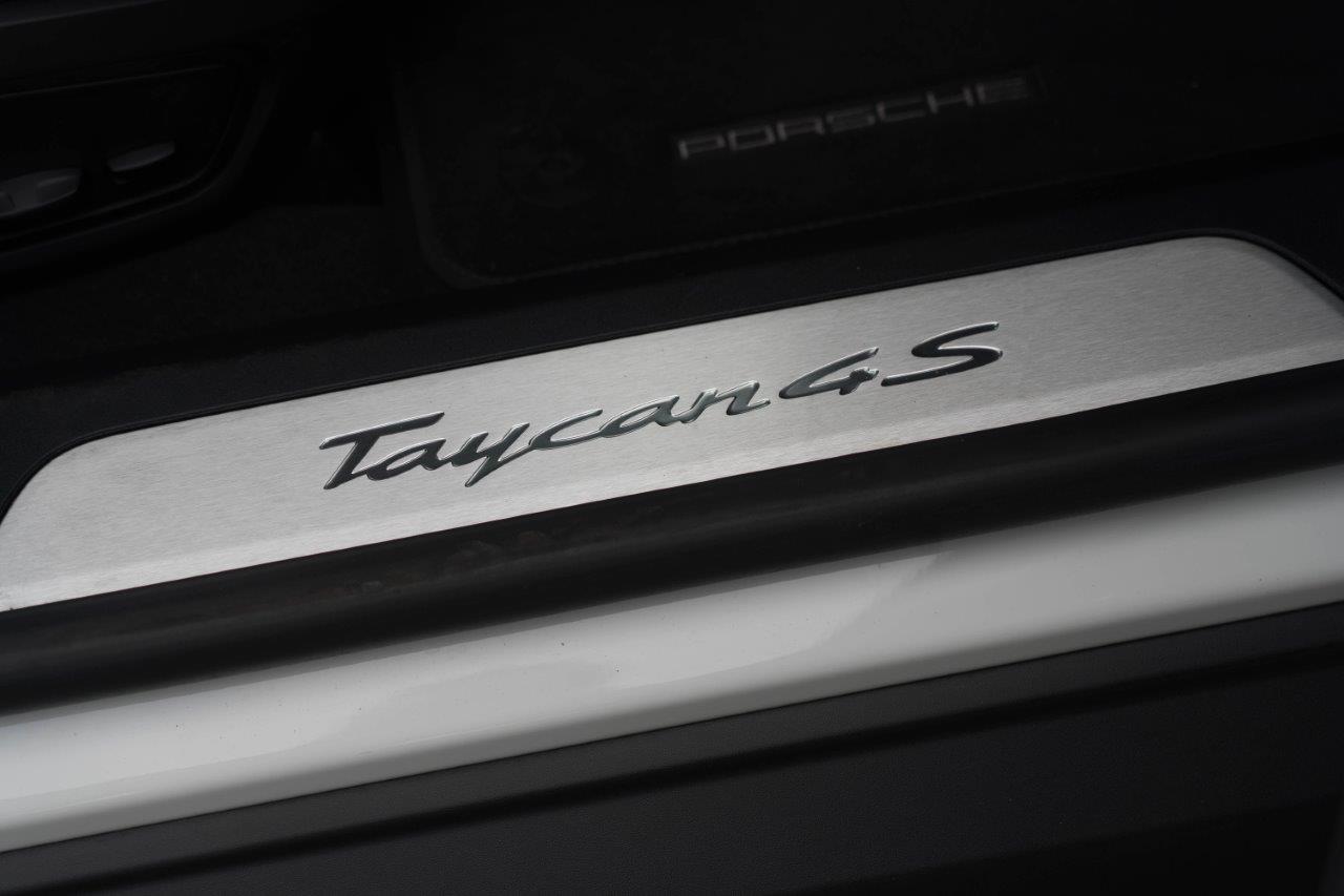 2021 Porsche Taycan 4S Coupe Image 10