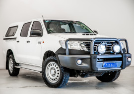 Toyota HiLux CAB 2015 Toyota HILUX SR (4x4) AUTO DUAL