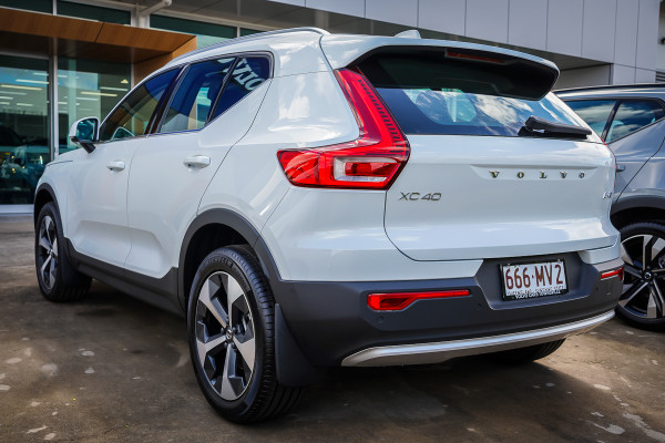 2024 MY25 Volvo XC40 XZ Ultra B4 Bright SUV Image 3
