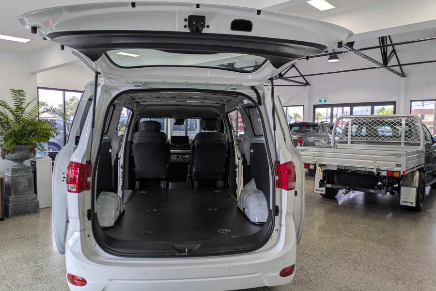 2025 LDV G10 SV7C + Van Image 12