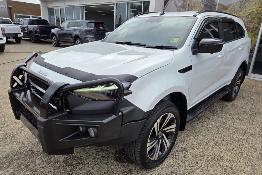 2025 Isuzu MU-X LS-T SUV Image 7
