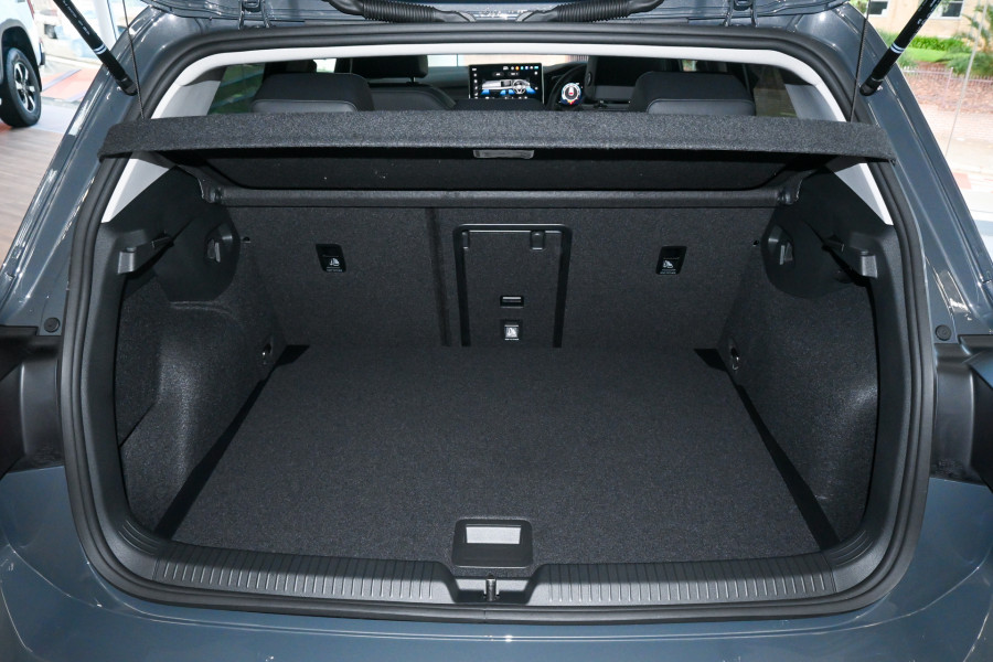 2024 MY25 Volkswagen Golf 8.5 110TSI Style Hatch Image 18