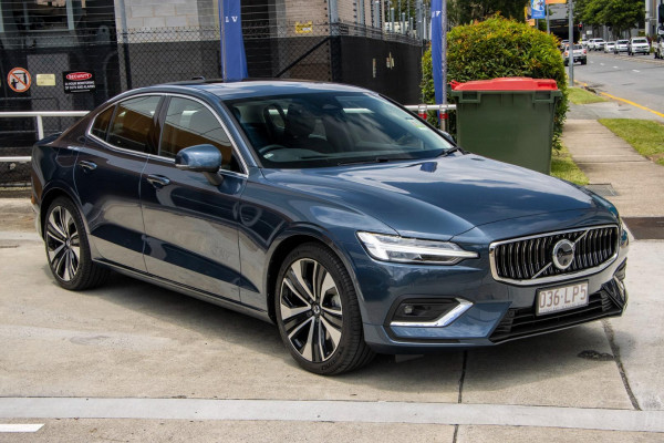 2024 Volvo S60  Ultimate B5 Bright Sedan Image 2
