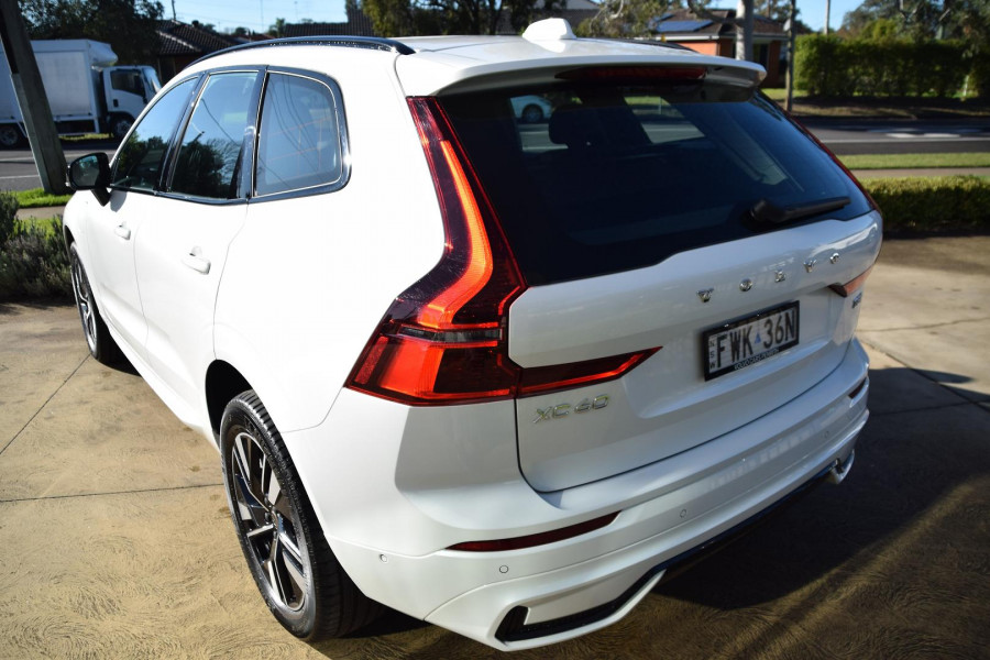 2025 MY26 Volvo XC60 UZ Plus T8 Plug-in Hybrid Dark SUV Image 5