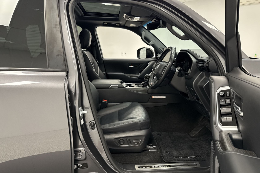 2023 Toyota LandCruiser FJA300R GR Sport SUV Image 20
