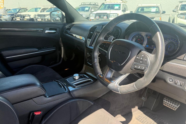 2018 MY19 Chrysler 300 LX SRT Sedan Image 15