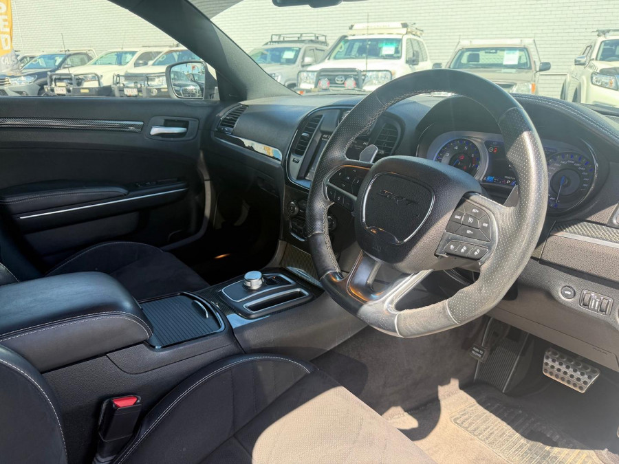 2018 MY19 Chrysler 300 LX SRT Sedan Image 15