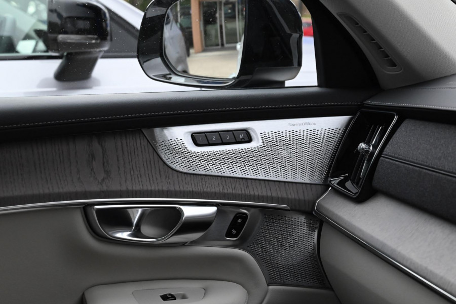 2026 Volvo XC90 L Series Ultra B5 Dark SUV