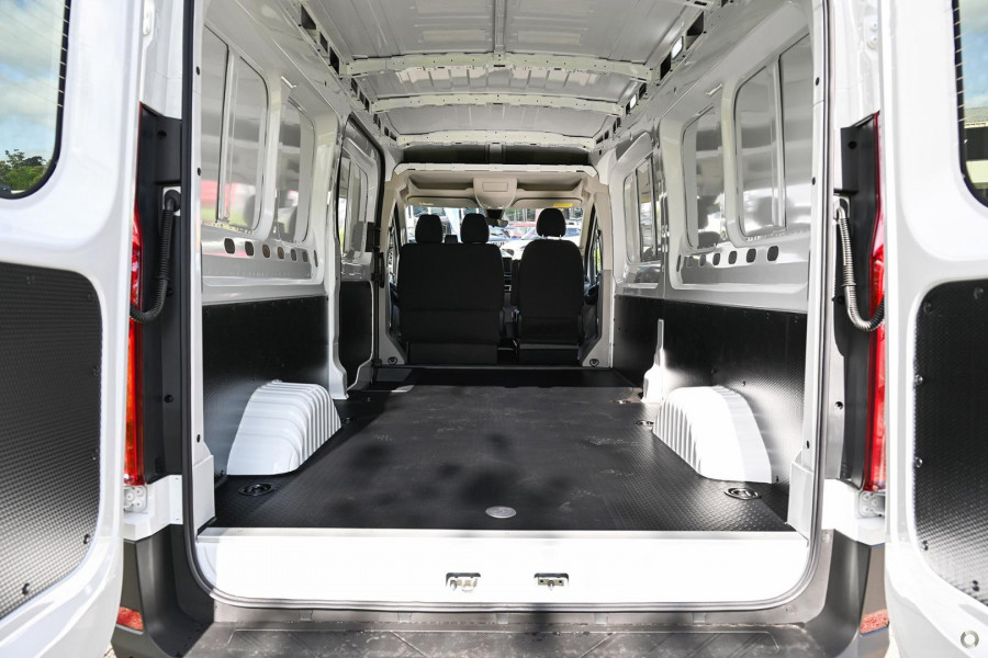 2025 MY24 LDV Deliver 9  MWB Van Image 7