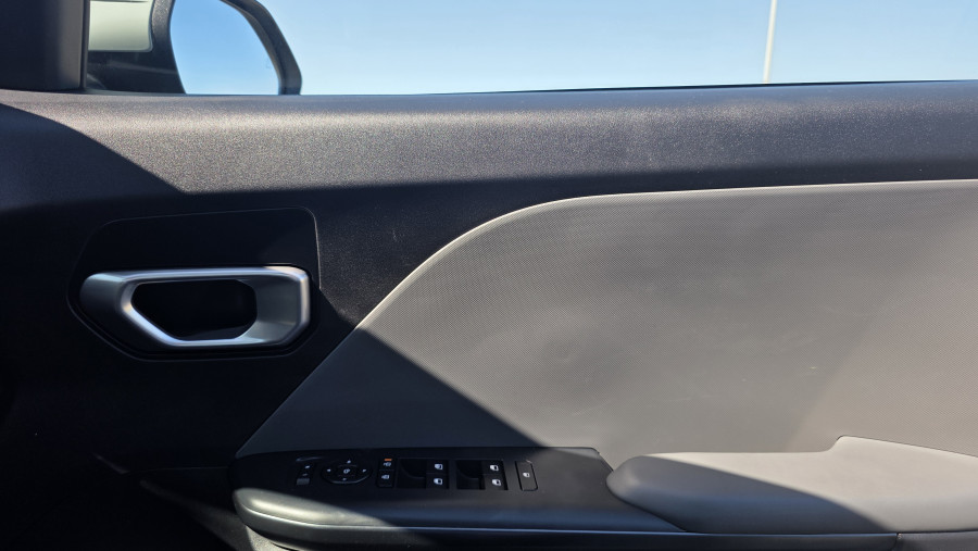 2025 MY26 Kia K4 CL4m S Hatch Image 19