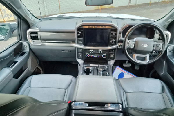 2023 Ford F-150  Lariat Dual Cab Image 11