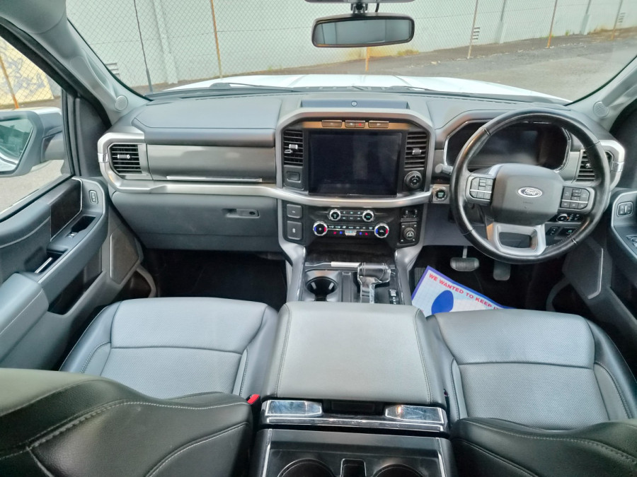 2023 Ford F-150  Lariat Dual Cab Image 11