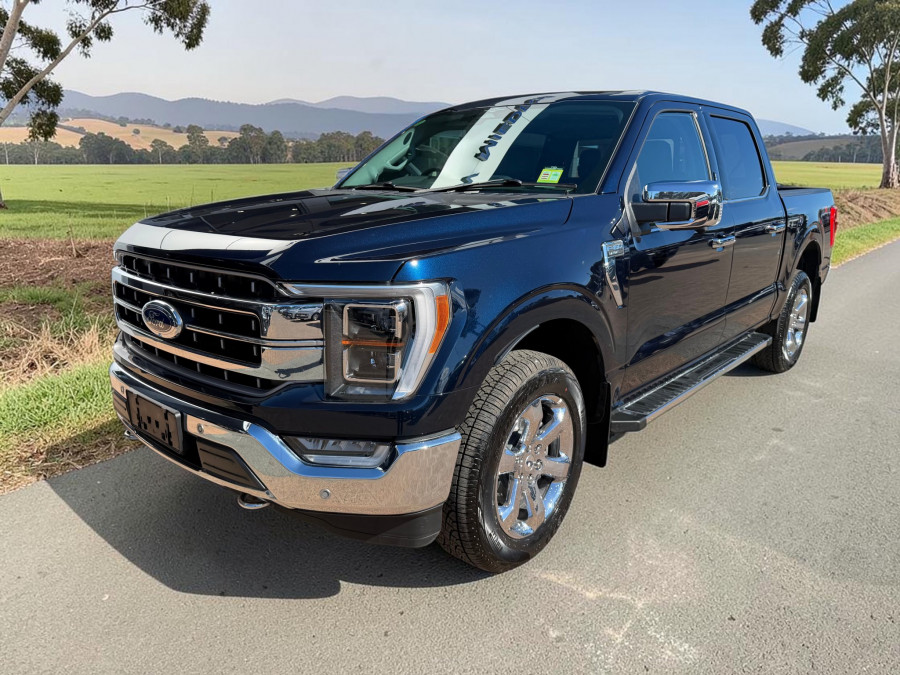 2023 Ford F-150  Lariat Dual Cab Image 3