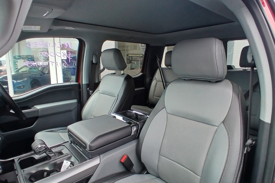 2023 Ford F-150 No Series Lariat Dual Cab Image 10