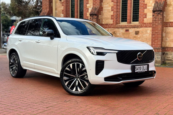2026 Volvo XC90 L Series Ultra B5 Dark SUV Image 1