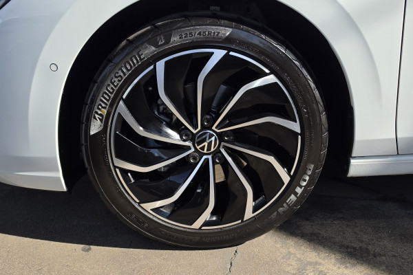 2023 Volkswagen Golf 8 110TSI Life Hatch Image 26