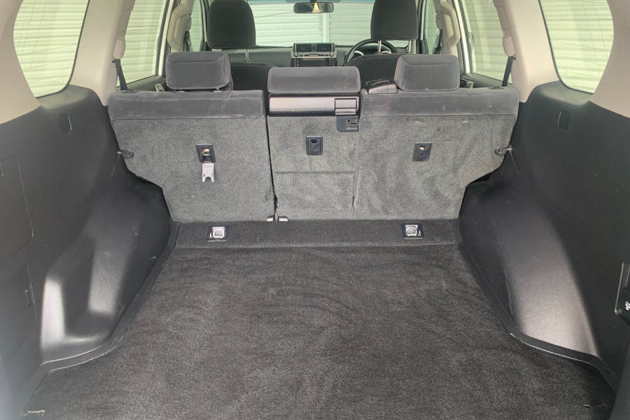 2016 Toyota LandCruiser Prado GDJ150R GX SUV Image 16