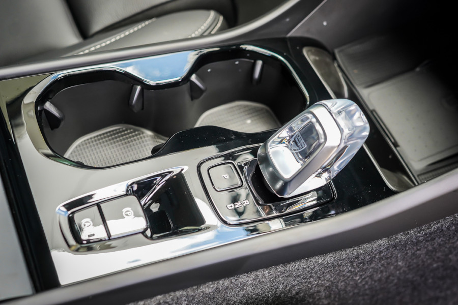 2024 MY25 Volvo XC40 XZ Ultra B4 Bright SUV Image 26