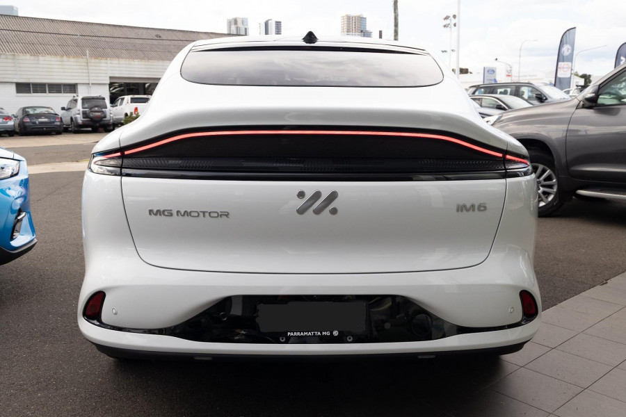 2025 MG IM6 S12L Performance SUV Image 5