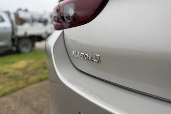 2026 MY25 Mazda 3 BP Series G25 Evolve SP Sedan Image 11