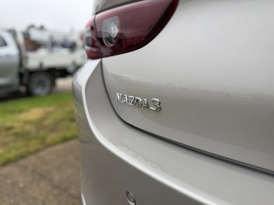 2026 MY25 Mazda 3 BP Series G25 Evolve SP Sedan Image 11
