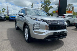 Mitsubishi Outlander ES ZM