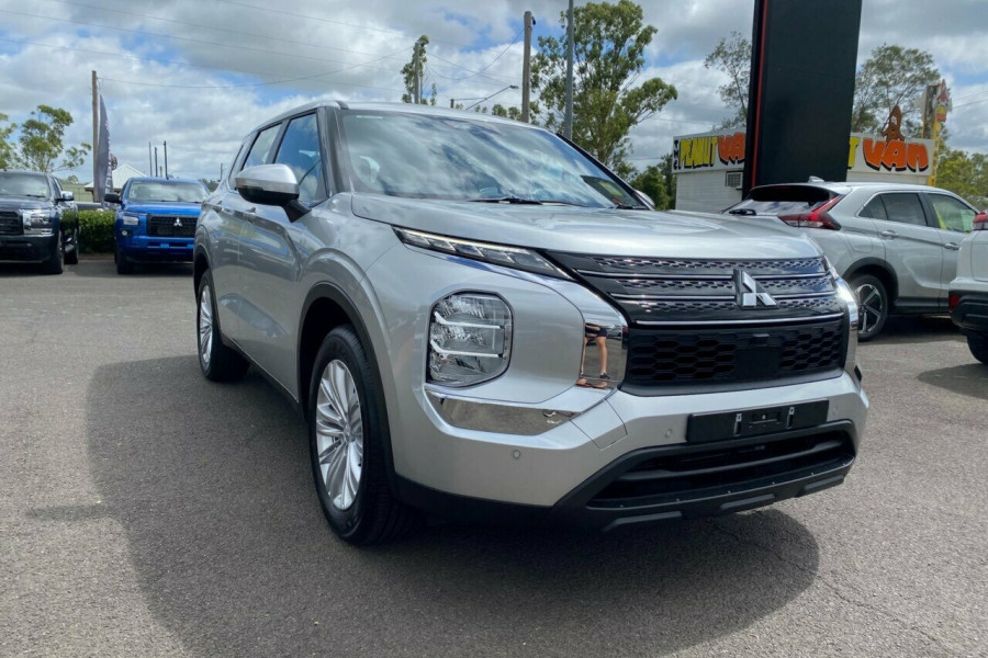 2024 Mitsubishi Outlander ZM ES SUV