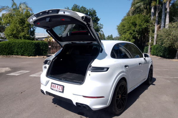 2024 Porsche Cayenne 9YA II GTS SUV Image 18