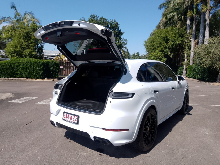 2024 Porsche Cayenne 9YA II GTS SUV Image 18