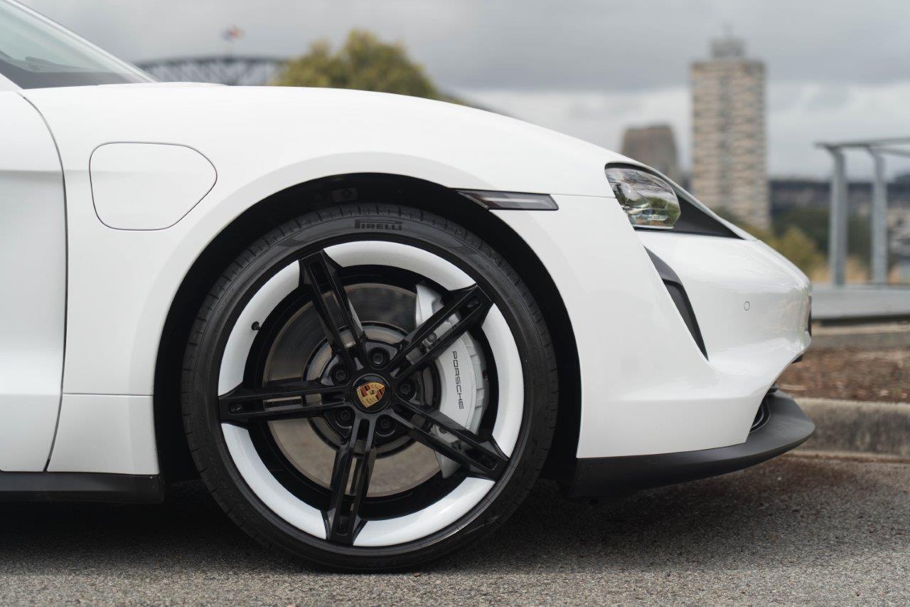 2021 Porsche Taycan 4S Coupe Image 6