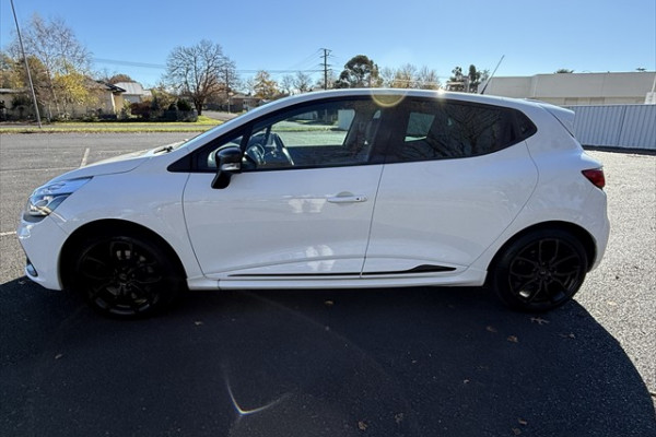 2016 Renault Clio R.S. IV B98 R.S. 200 Sport Hatch Image 6
